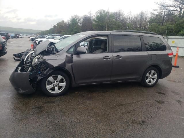 2011 Toyota Sienna LE