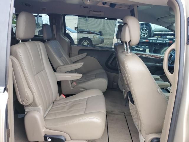 2013 Chrysler Town & Country Touring