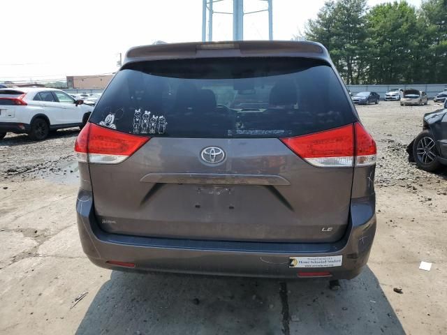 2013 Toyota Sienna LE