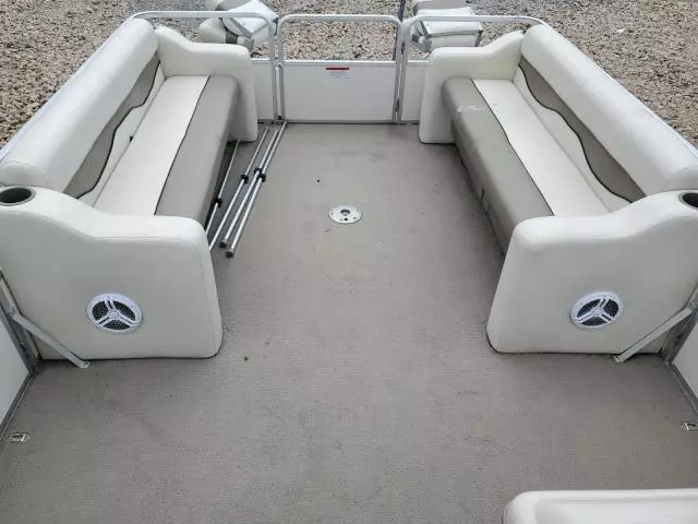 2003 Suntracker Partybarge