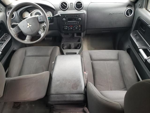 2006 Mitsubishi Raider Durocross