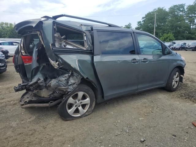 2014 Toyota Sienna LE