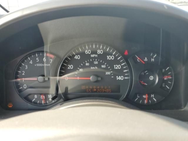 2004 Nissan Armada SE