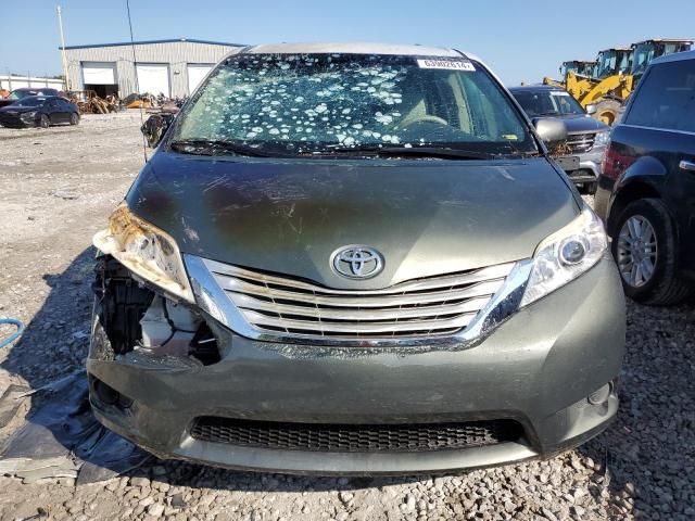 2013 Toyota Sienna LE