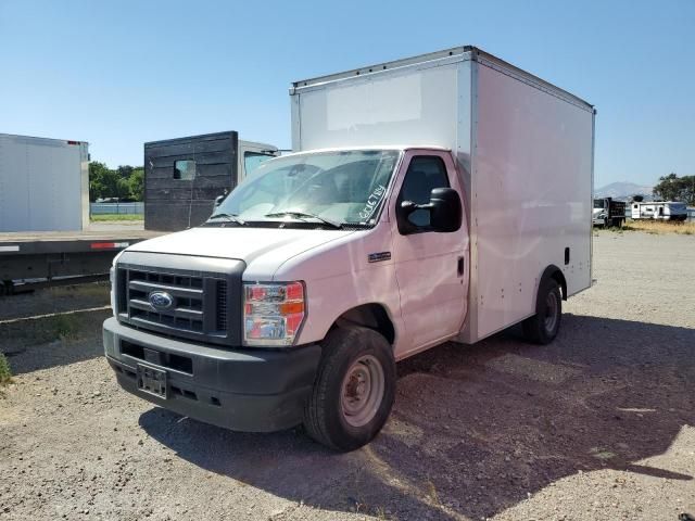 2023 Ford Econoline E350 Super Duty Cutaway Van