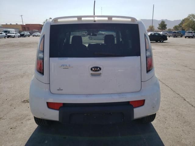 2010 KIA Soul +