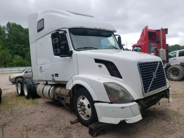 2011 Volvo VN VNL