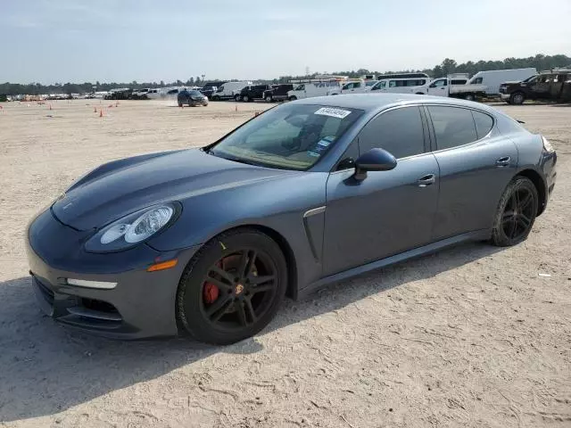 2014 Porsche Panamera 2