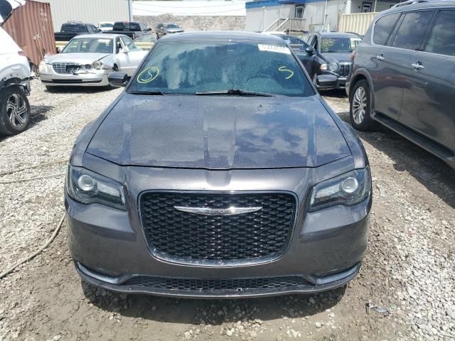 2016 Chrysler 300 S