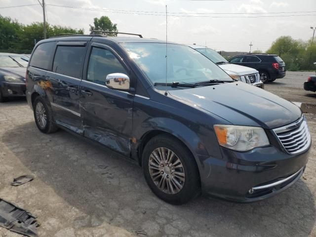 2013 Chrysler Town & Country Touring L