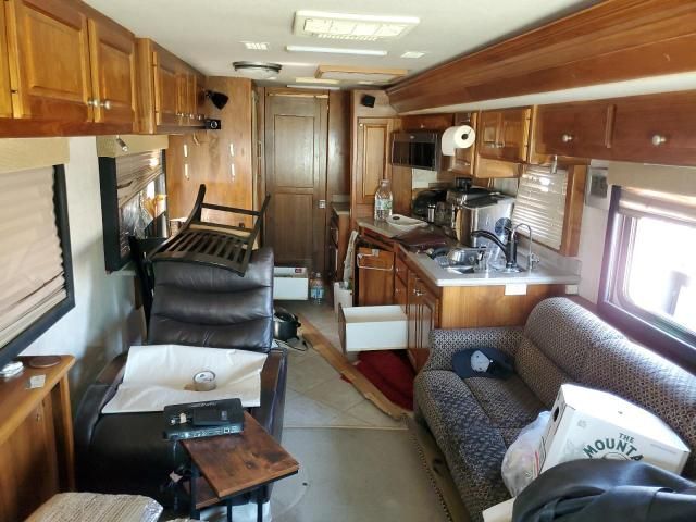 2002 Country Coach Motorhome Intrigue