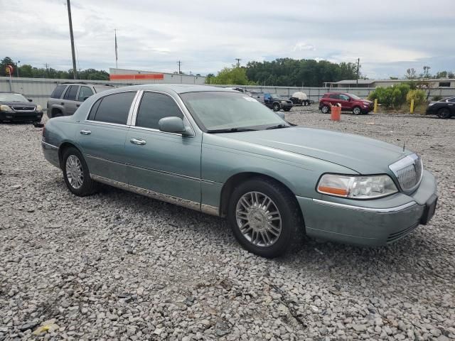 2006 Lincoln Town Car Signature Limited