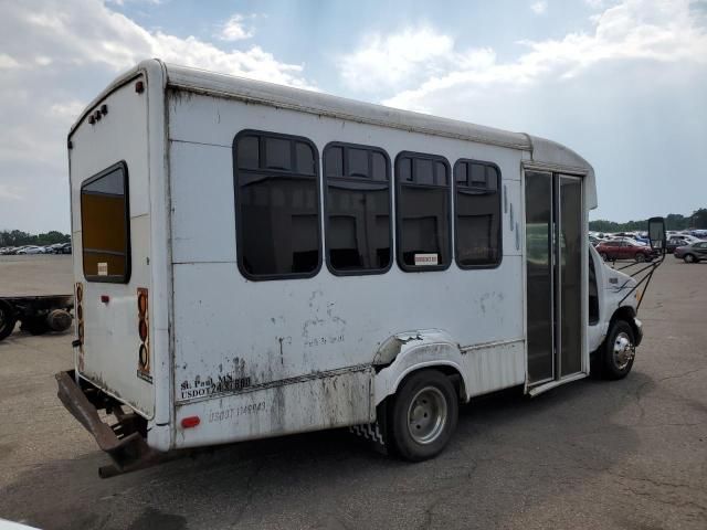 2001 Ford Econoline E350 Super Duty Cutaway Van