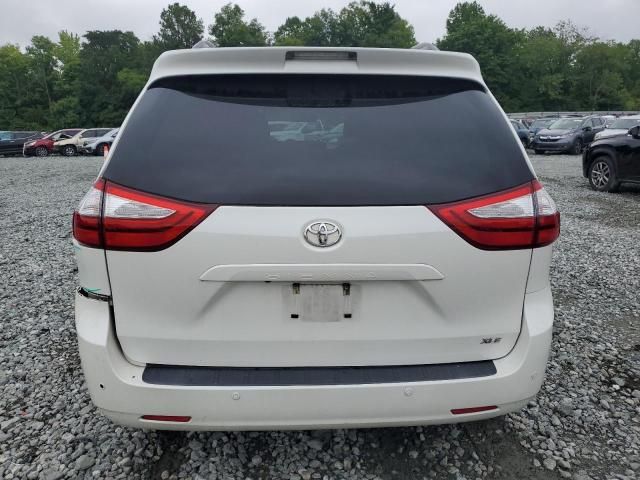 2017 Toyota Sienna XLE