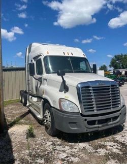 Salvage cars for sale from Copart Cahokia Heights, IL: 2012 Freightliner Cascadia 125