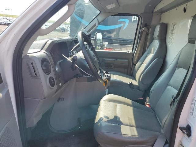 2018 Ford Econoline E350 Super Duty Cutaway Van