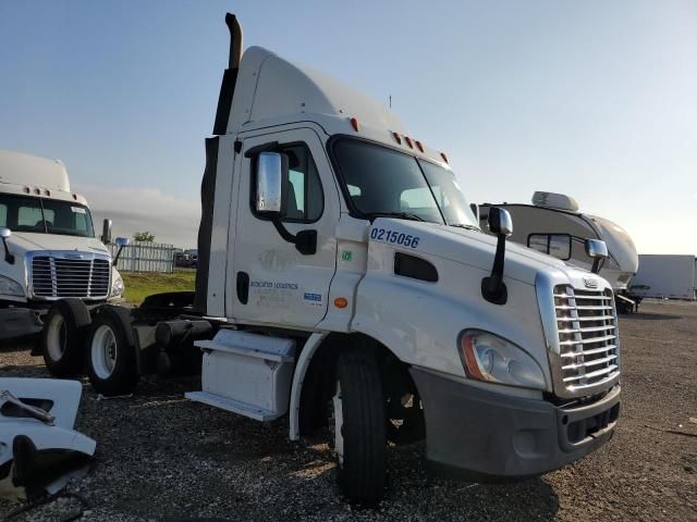 2016 Freightliner Cascadia 113