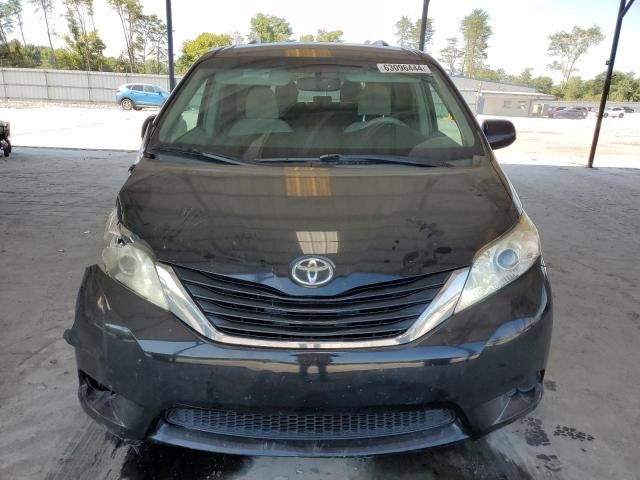 2013 Toyota Sienna LE