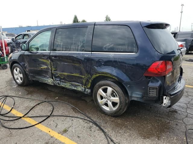 2010 Volkswagen Routan SE