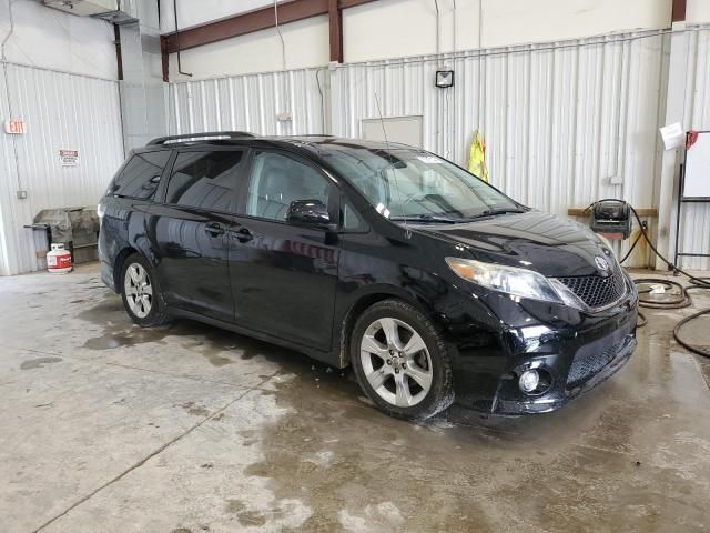 2011 Toyota Sienna Sport