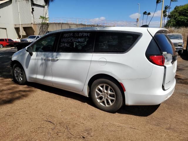 2022 Chrysler Voyager LX