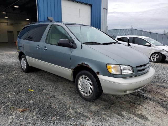 1998 Toyota Sienna LE