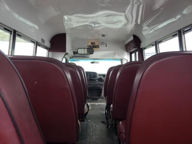 2001 Chevrolet Express Cutaway G3500