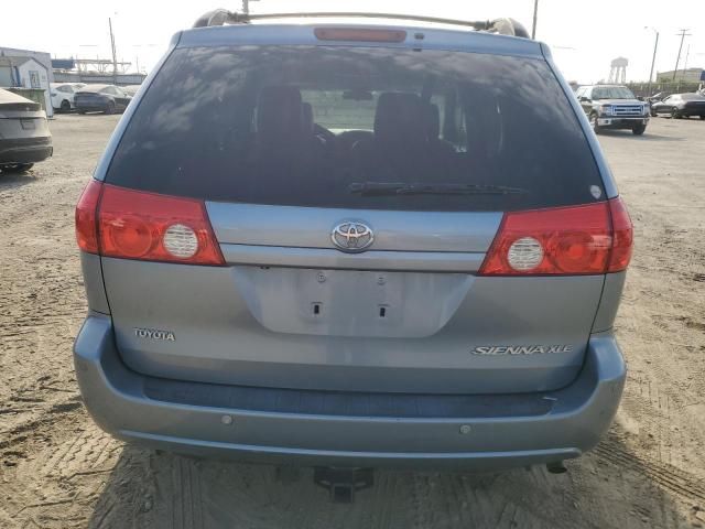 2010 Toyota Sienna XLE