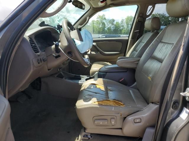 2004 Toyota Sequoia SR5