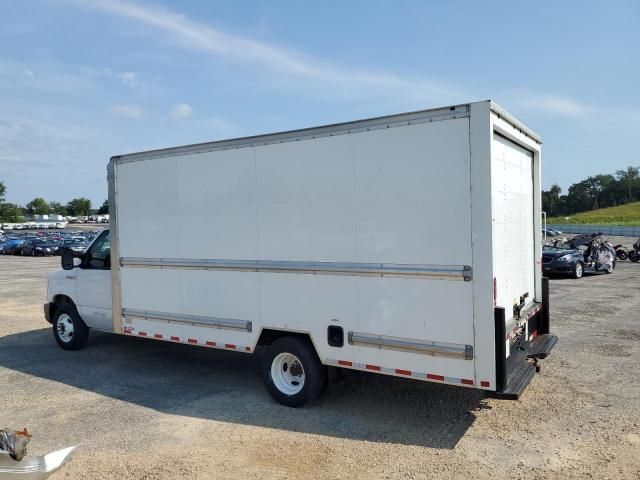 2018 Ford Econoline E350 Super Duty Cutaway Van