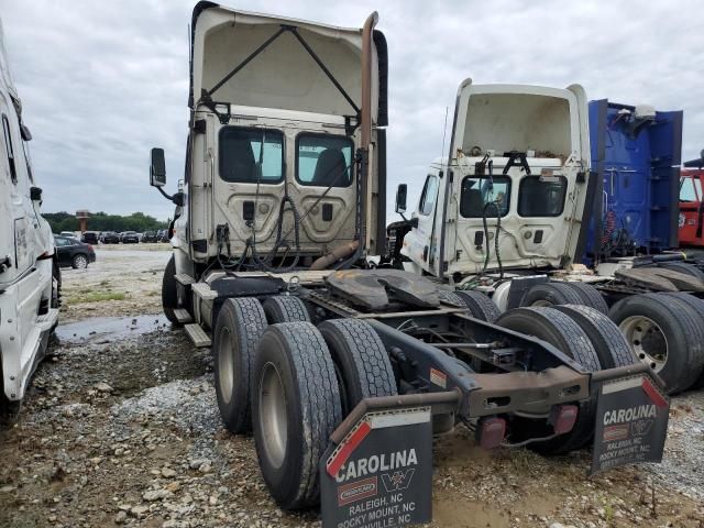 2016 Freightliner Cascadia 113