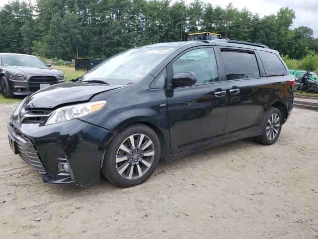 2018 Toyota Sienna XLE