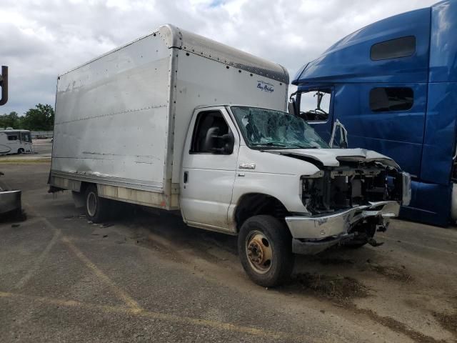 2018 Ford Econoline E350 Super Duty Cutaway Van