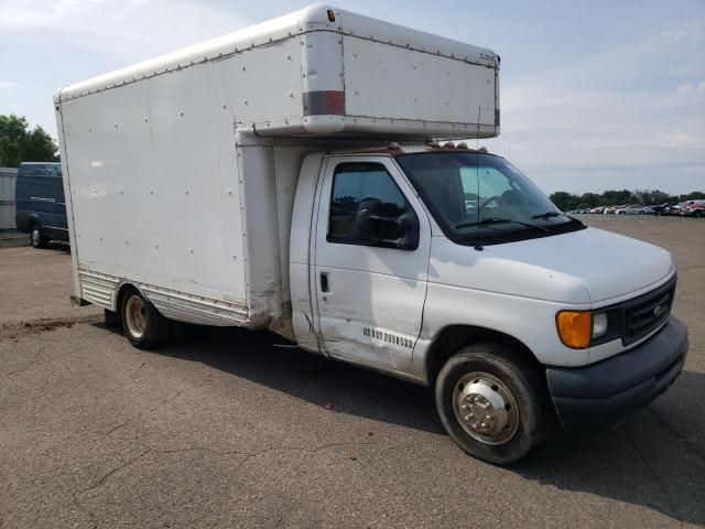 2006 Ford Econoline E450 Super Duty Cutaway Van