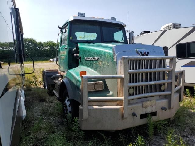 2013 Western Star Conventional 4900SA