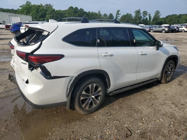 2022 Toyota Highlander Hybrid XLE