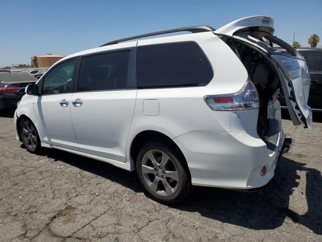 2014 Toyota Sienna Sport