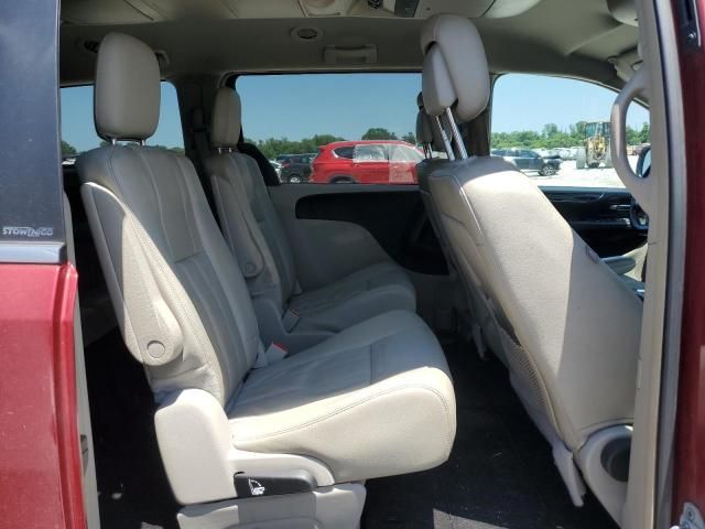 2013 Chrysler Town & Country Touring