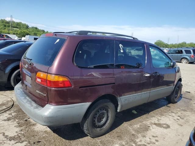 1998 Toyota Sienna LE