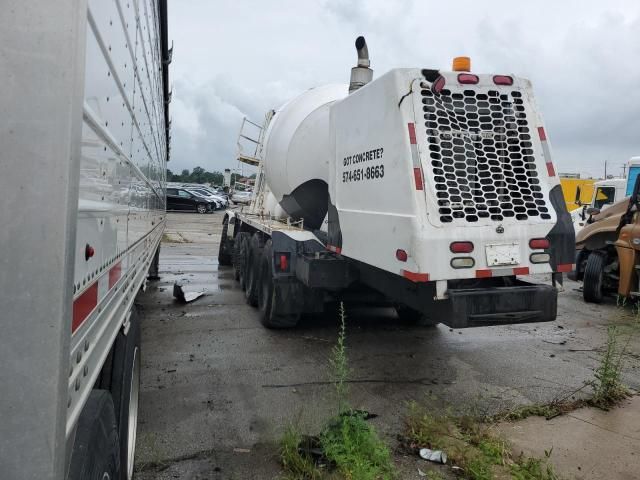 2017 Indiana Phoenix 2007 Indiana Phoenix Concrete Mixer Truck