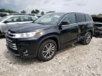 2017 Toyota Highlander SE