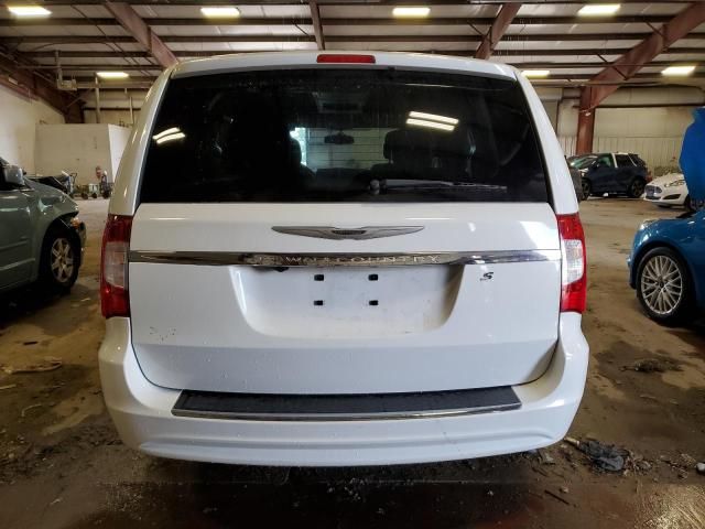 2015 Chrysler Town & Country S