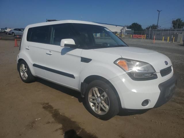 2011 KIA Soul +