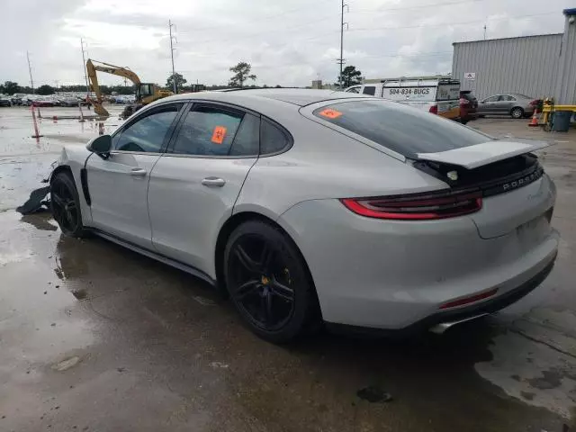 2018 Porsche Panamera 4