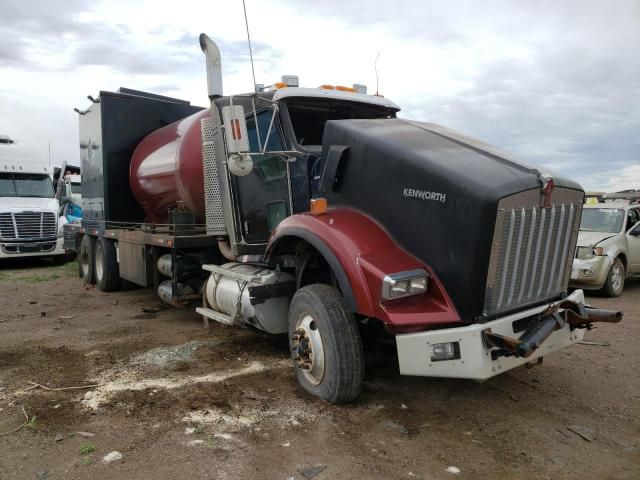 2009 Kenworth Construction T800