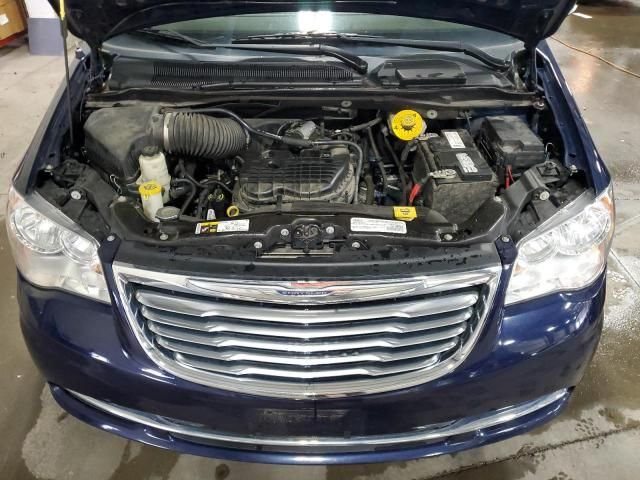 2016 Chrysler Town & Country Touring L