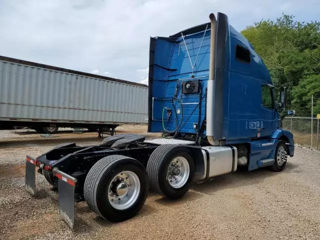 2018 Volvo VNM