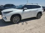 2022 Toyota Highlander Platinum