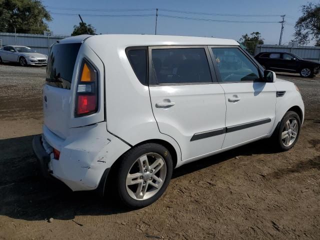 2011 KIA Soul +