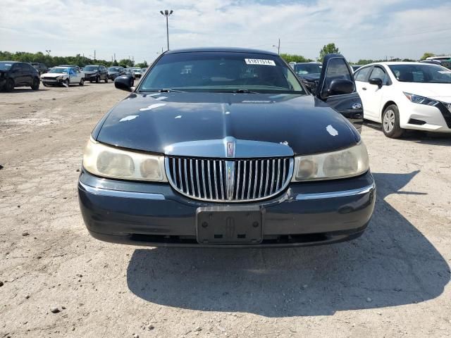 1999 Lincoln Town Car Signature